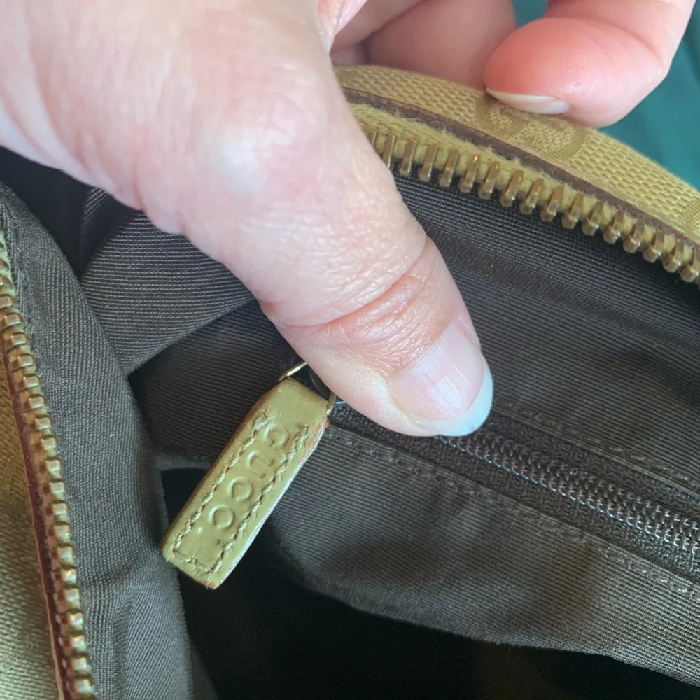 EUC Gucci canvas crossbody bag - Picture 12 of 13